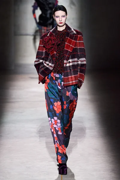 Look 22